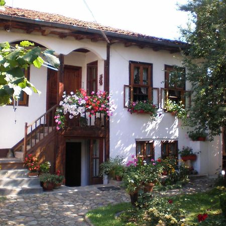Tsutsovi House Hotel Kalofer Luaran gambar
