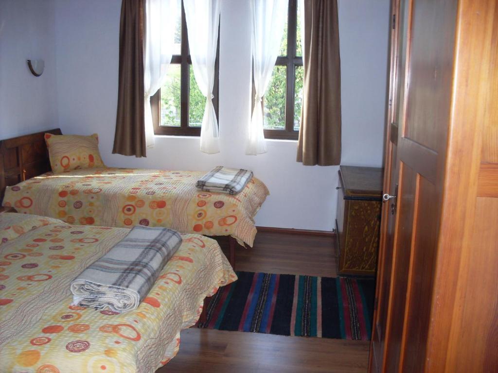 Tsutsovi House Hotel Kalofer Bilik gambar